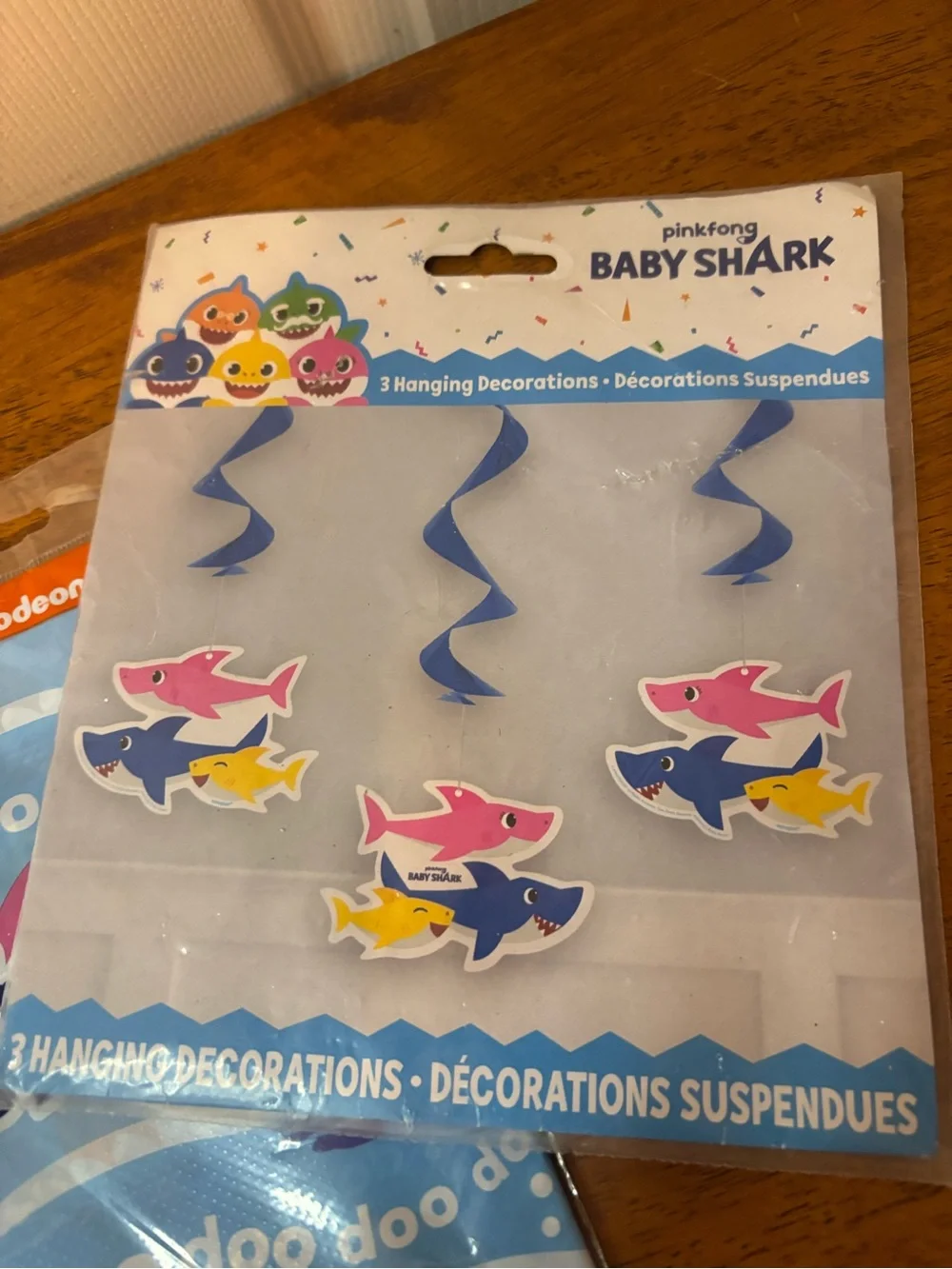 Nickelodeon Baby Shark Blue Tablecover & Hanging Shark Decorations